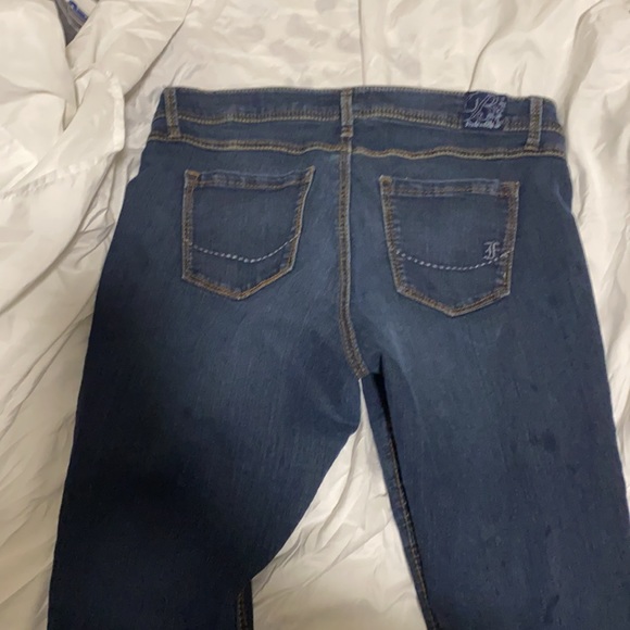 Faded blue jeans fits like a large size 13 - Picture 2 of 2